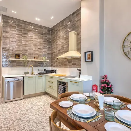 Ilithyia Boutique Maisonette